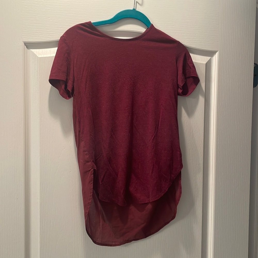 Petite Small Theory Maroon shirt